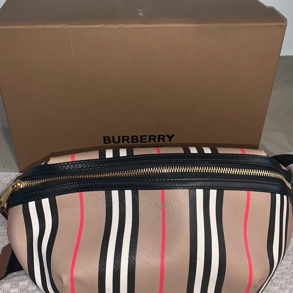 Burberry Large fanny pack